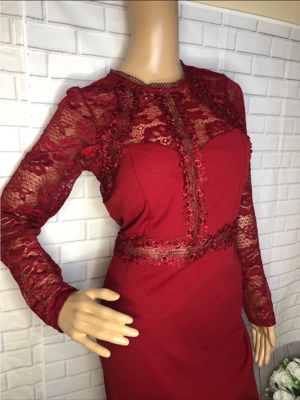Haute Monde Red Lace Long-Sleeve Sheath Dress - Picture 2 of 10